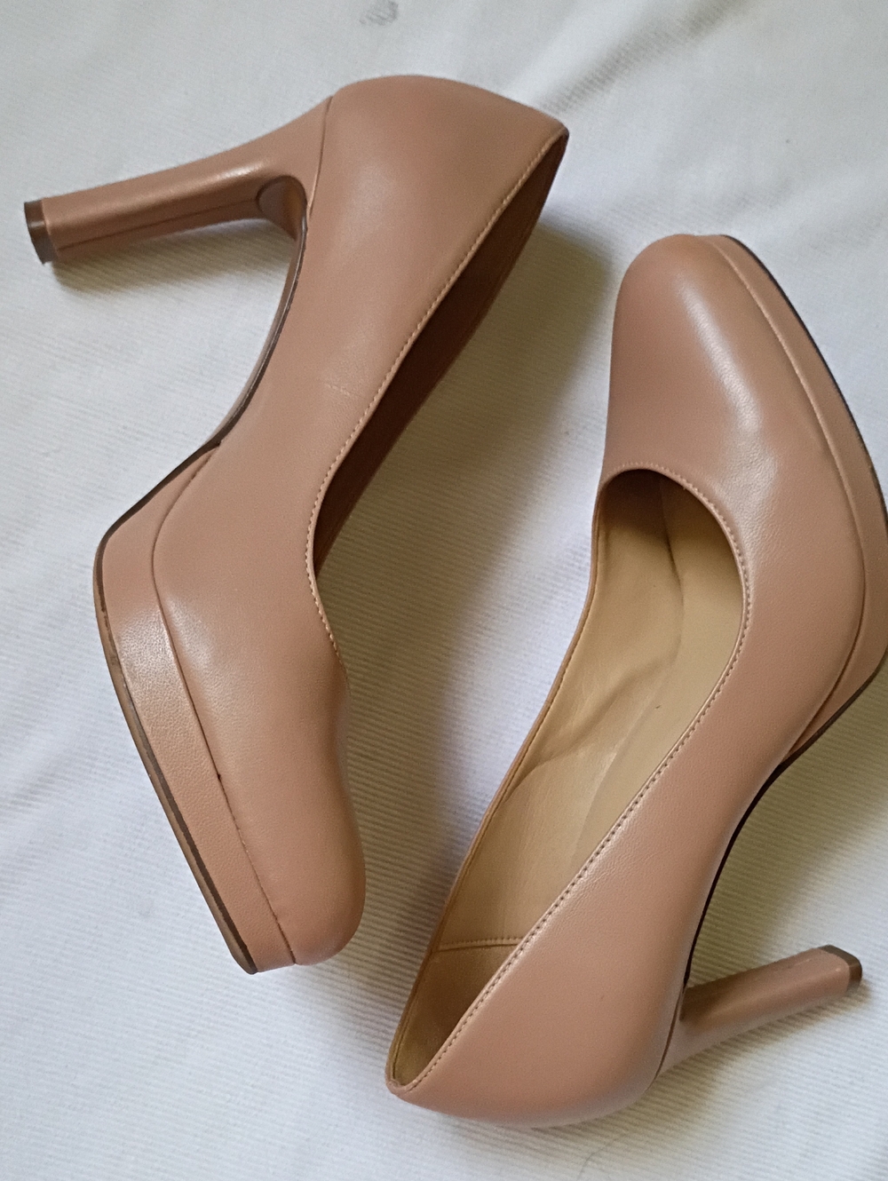 Naturalizer Teresa Simple Nude Pump - Picture 6 of 9